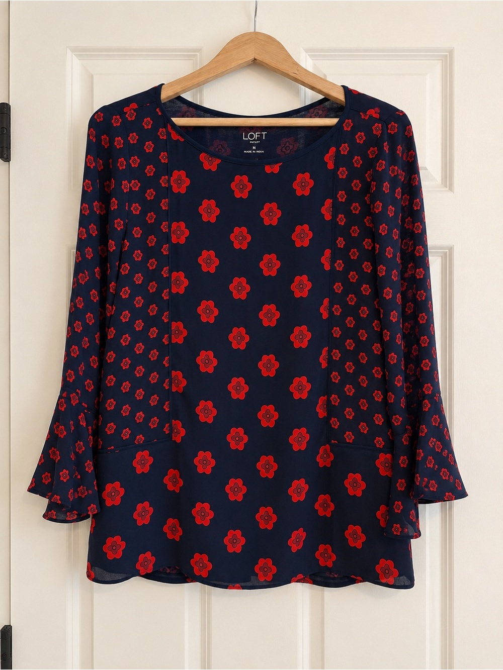 LOFT Outlet Women’s Medium Navy Red Floral Bell Sleeve Blouse  M